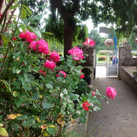 Chambres D'Hotes La Villa Alienor เลส์ อองเดอลีย์ส ภายนอก รูปภาพ