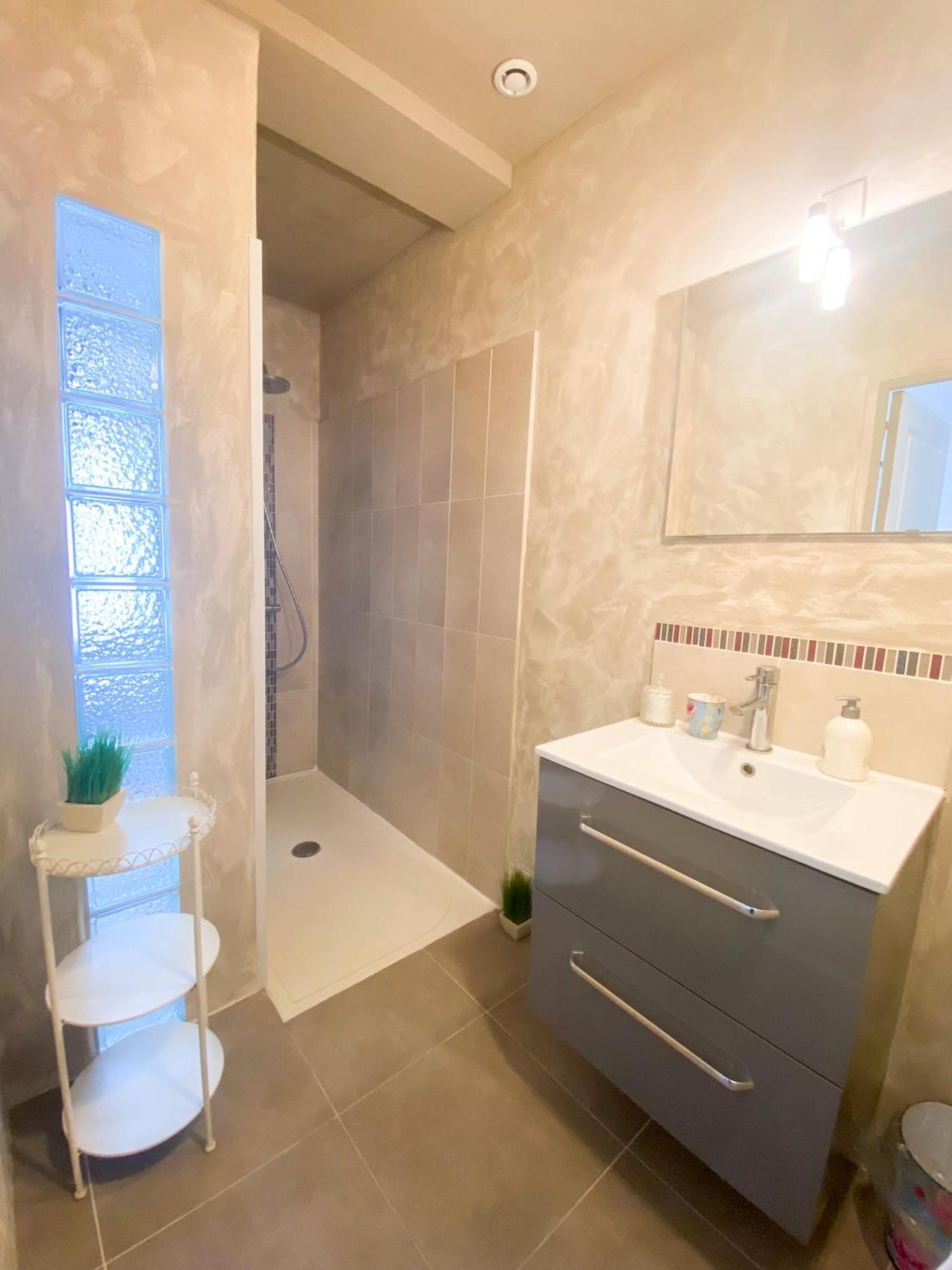 Chambres D'Hotes La Villa Alienor เลส์ อองเดอลีย์ส ภายนอก รูปภาพ