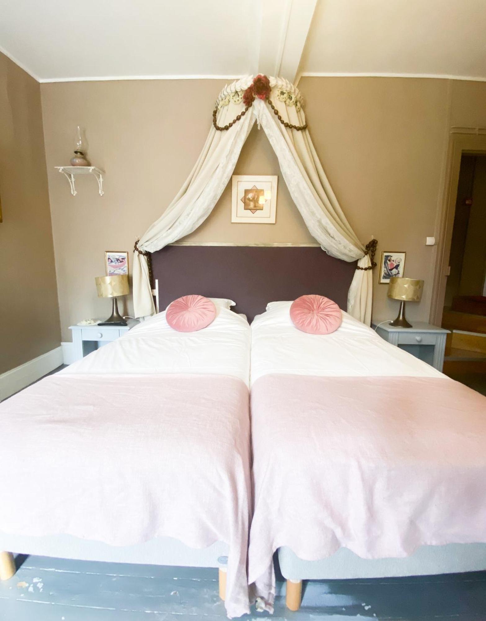 Chambres D'Hotes La Villa Alienor เลส์ อองเดอลีย์ส ภายนอก รูปภาพ