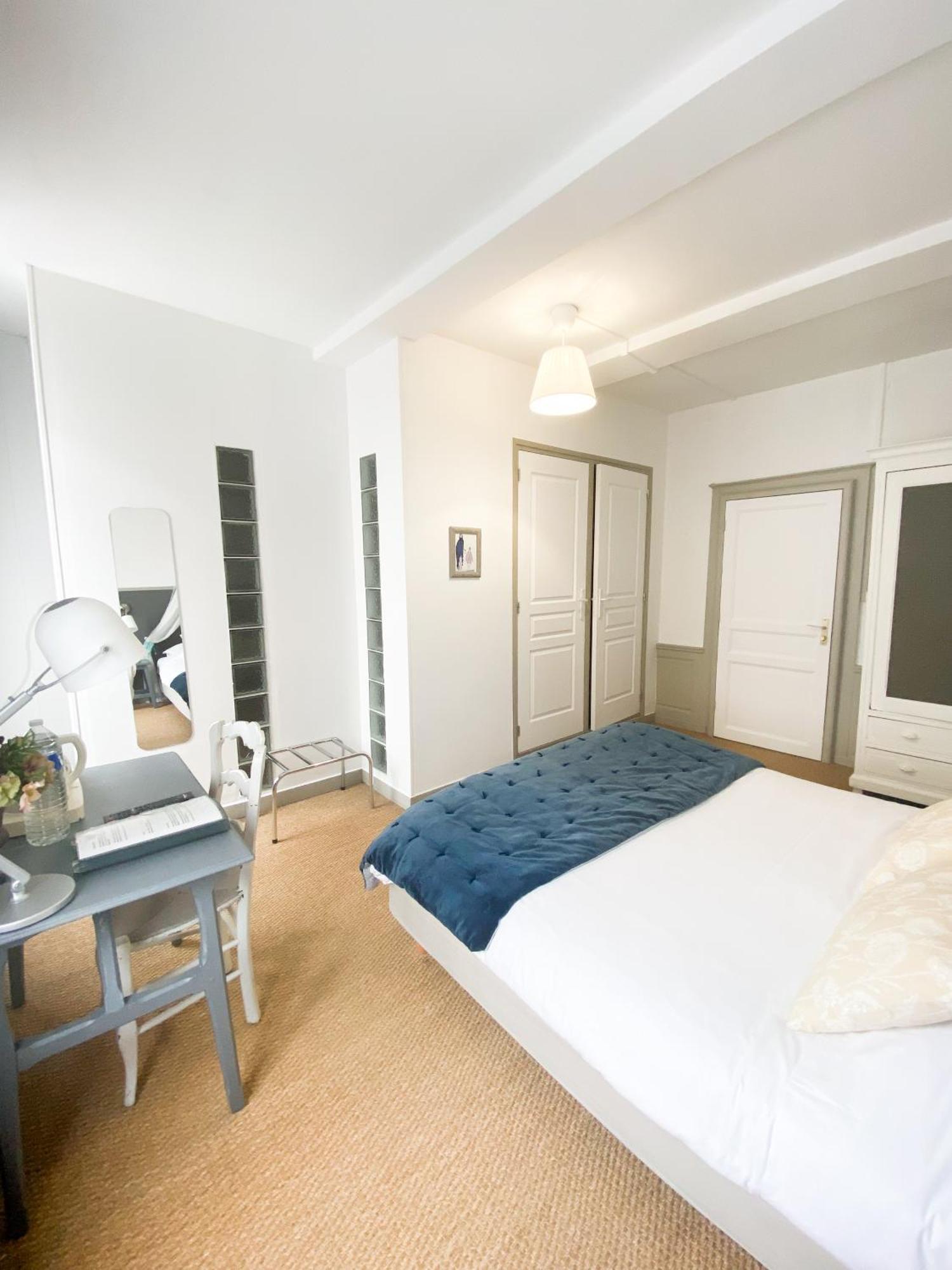 Chambres D'Hotes La Villa Alienor เลส์ อองเดอลีย์ส ภายนอก รูปภาพ
