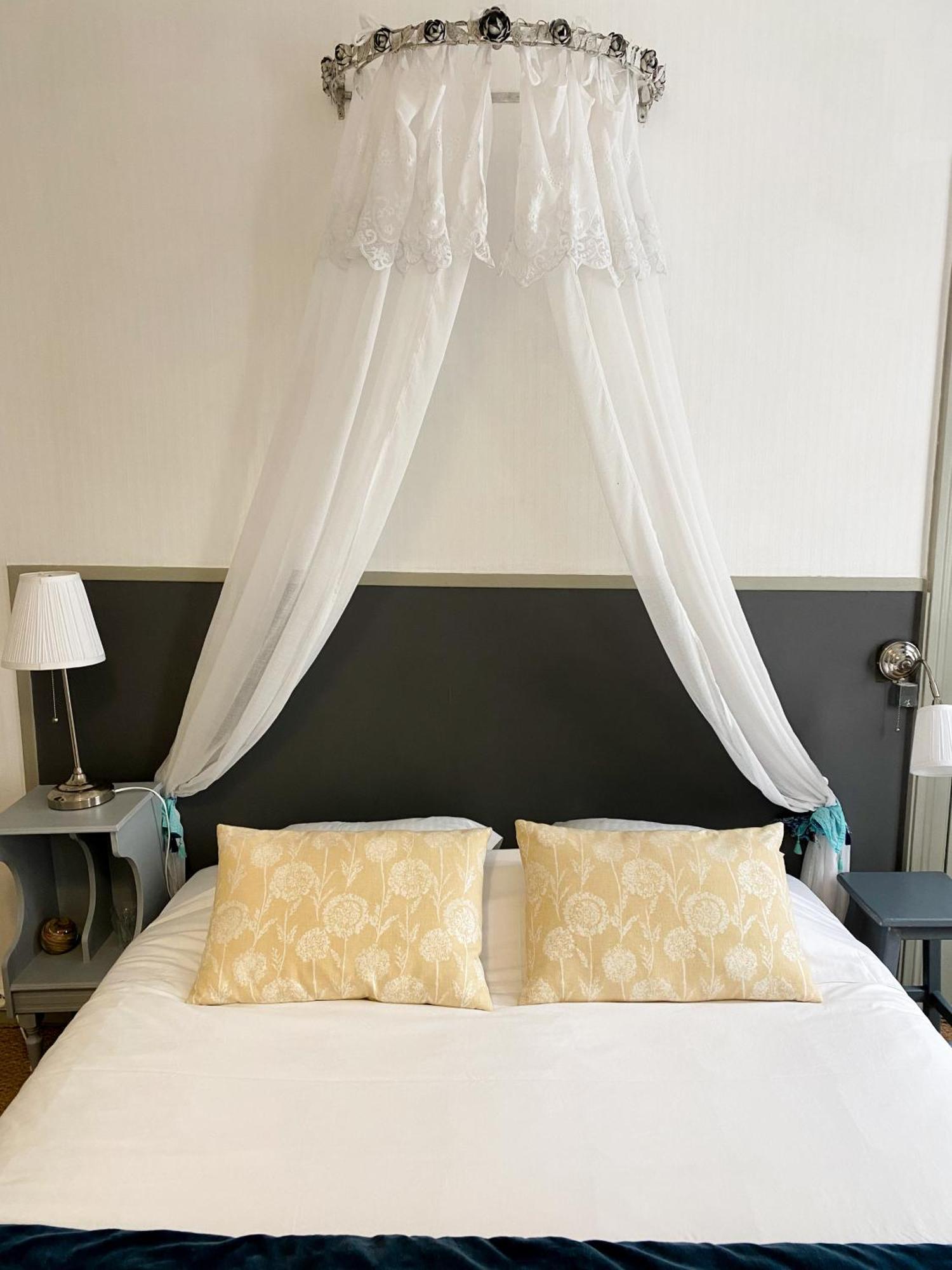 Chambres D'Hotes La Villa Alienor เลส์ อองเดอลีย์ส ภายนอก รูปภาพ