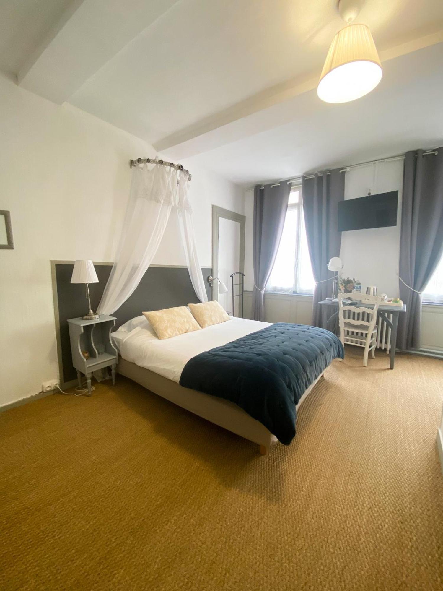 Chambres D'Hotes La Villa Alienor เลส์ อองเดอลีย์ส ภายนอก รูปภาพ