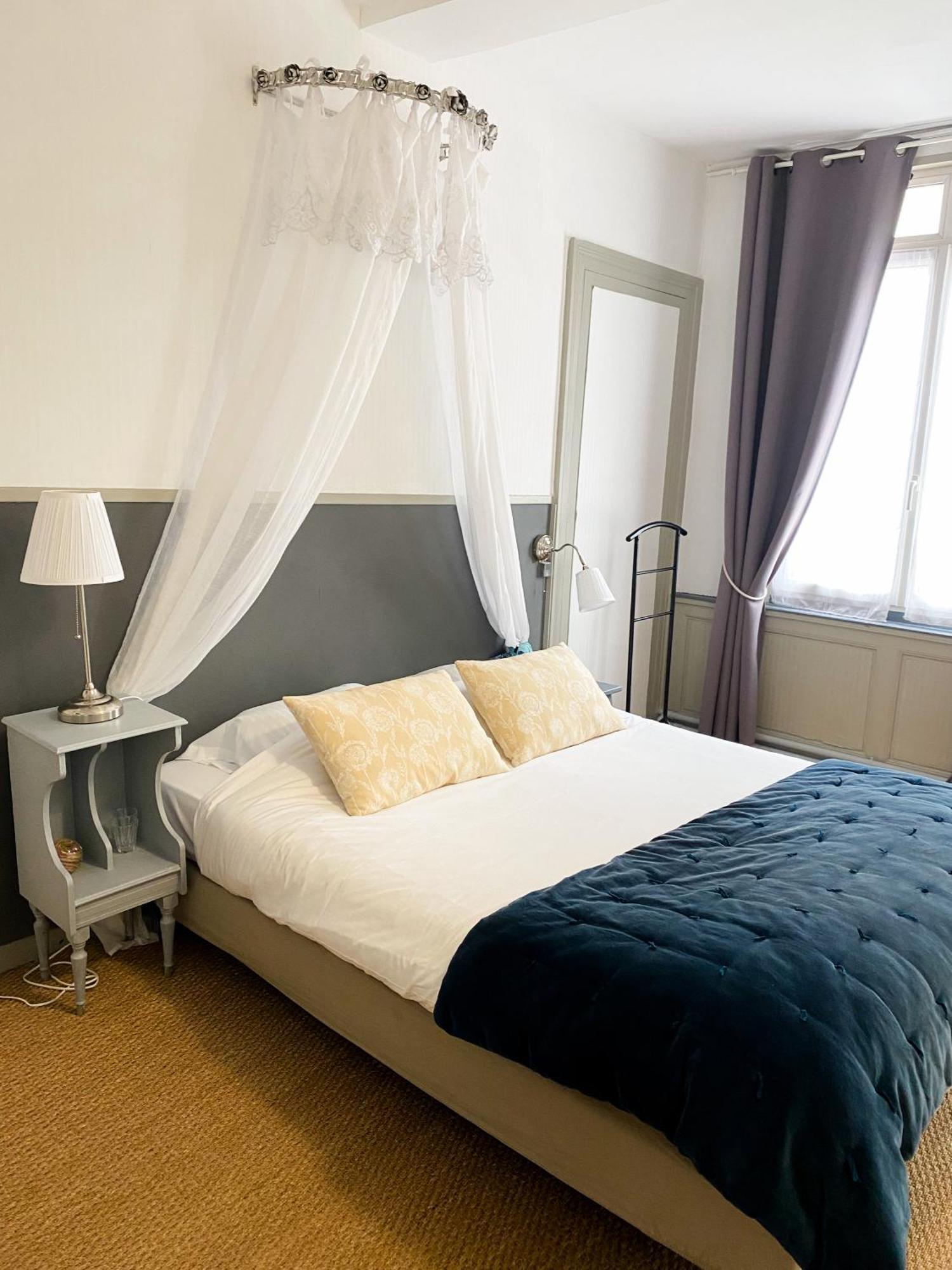 Chambres D'Hotes La Villa Alienor เลส์ อองเดอลีย์ส ภายนอก รูปภาพ