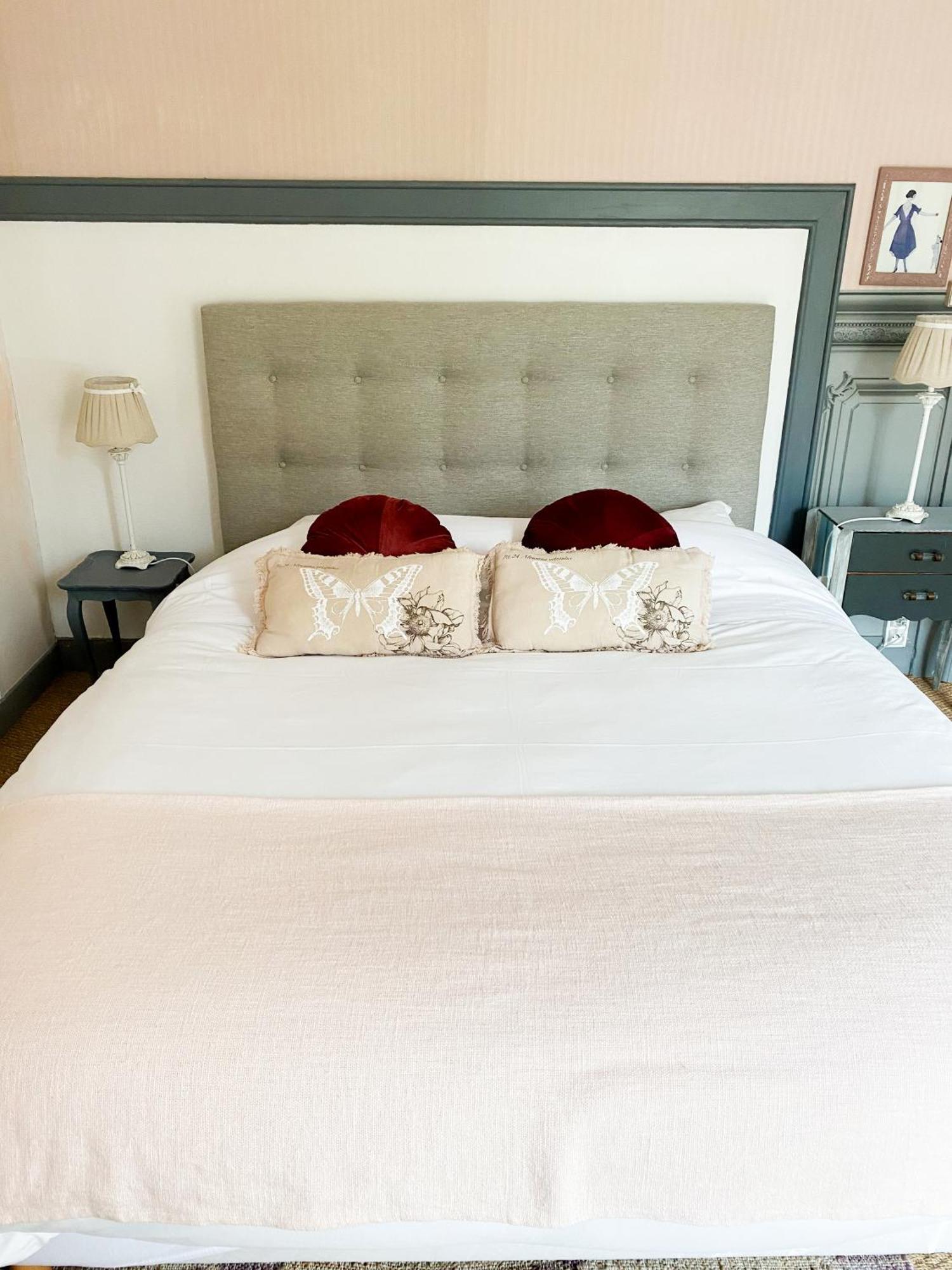 Chambres D'Hotes La Villa Alienor เลส์ อองเดอลีย์ส ภายนอก รูปภาพ