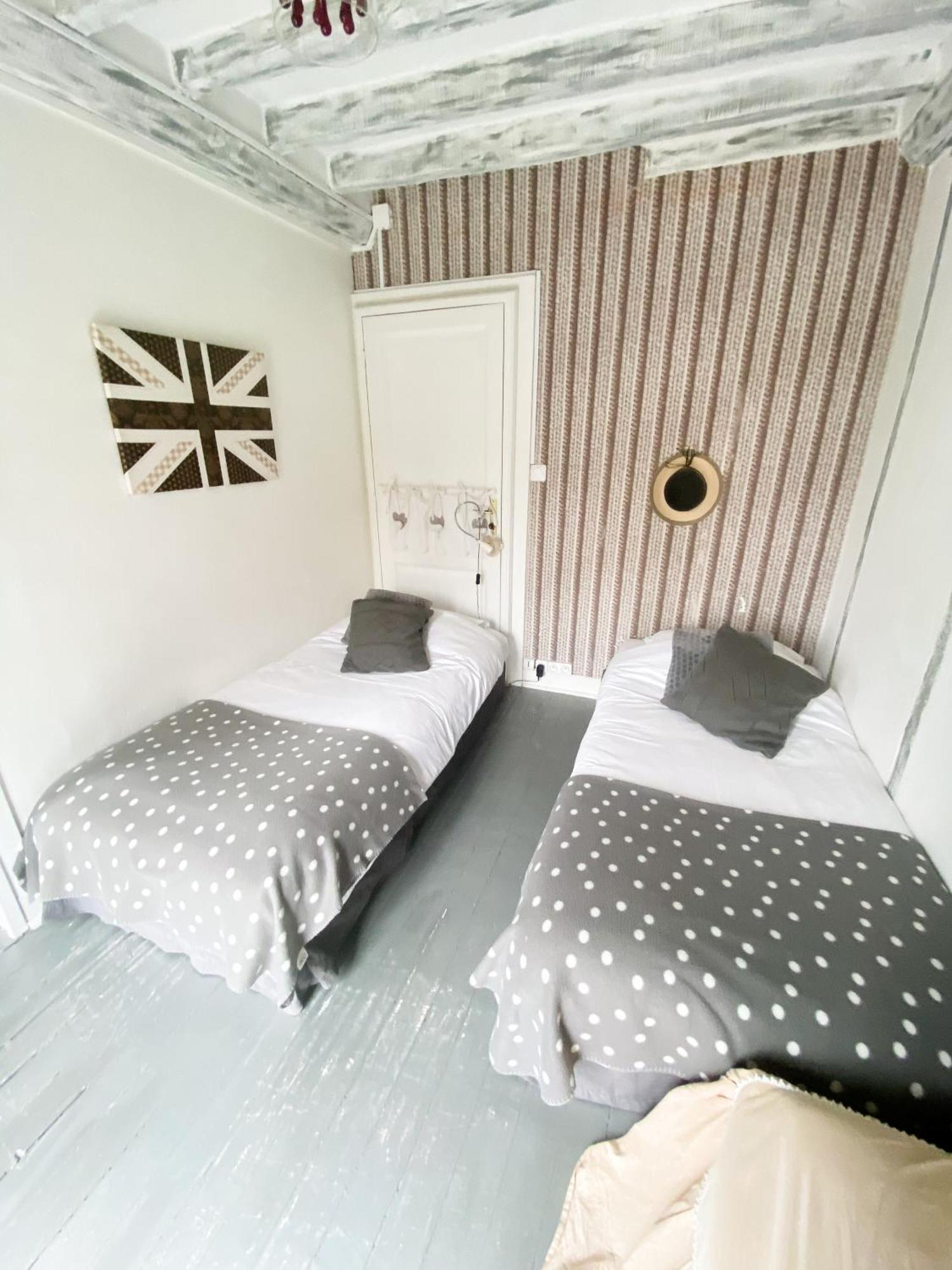 Chambres D'Hotes La Villa Alienor เลส์ อองเดอลีย์ส ภายนอก รูปภาพ