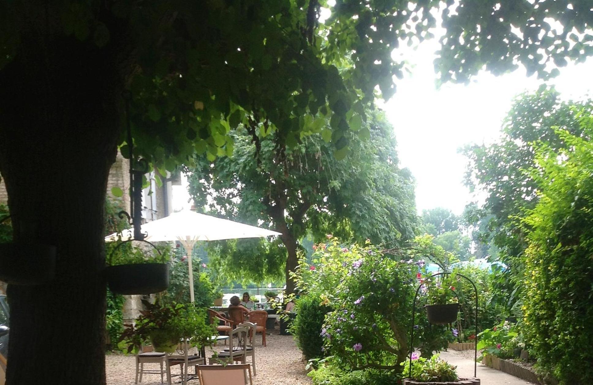 Chambres D'Hotes La Villa Alienor เลส์ อองเดอลีย์ส ภายนอก รูปภาพ