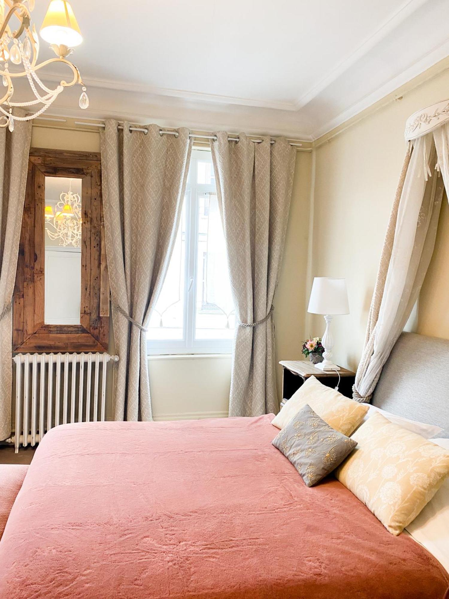 Chambres D'Hotes La Villa Alienor เลส์ อองเดอลีย์ส ภายนอก รูปภาพ