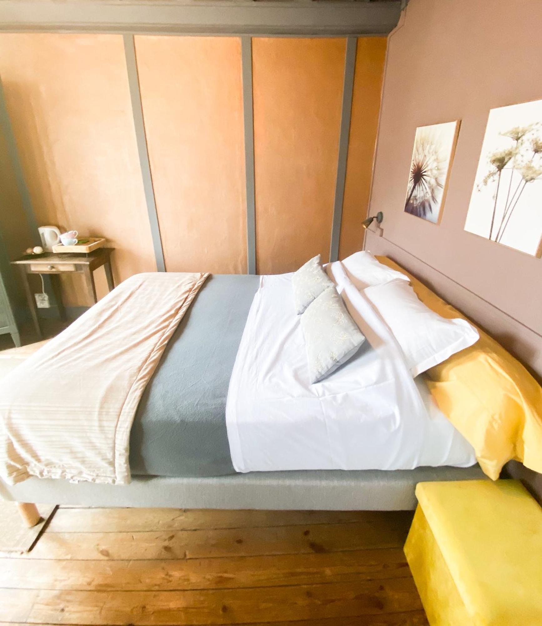 Chambres D'Hotes La Villa Alienor เลส์ อองเดอลีย์ส ภายนอก รูปภาพ