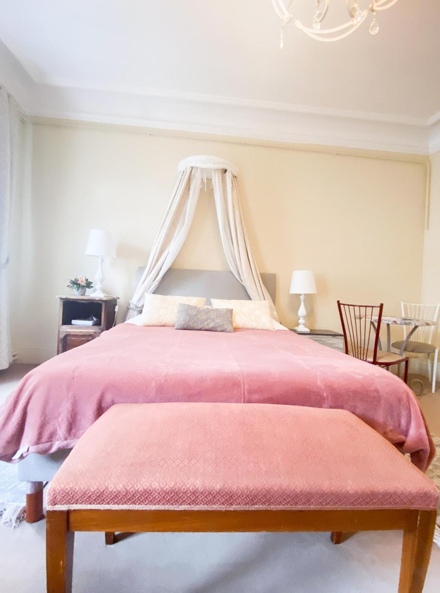 Chambres D'Hotes La Villa Alienor เลส์ อองเดอลีย์ส ภายนอก รูปภาพ