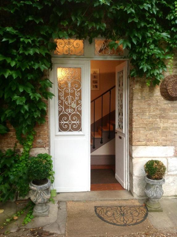 Chambres D'Hotes La Villa Alienor เลส์ อองเดอลีย์ส ภายนอก รูปภาพ