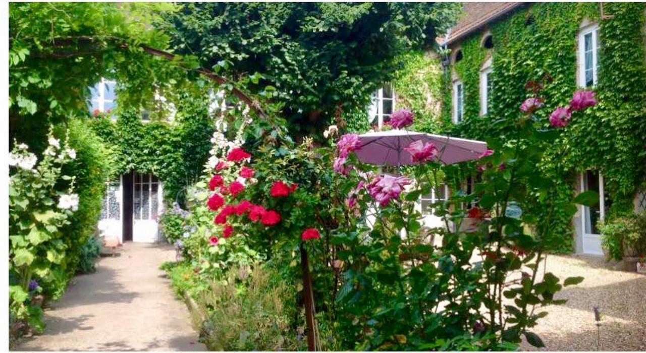 Chambres D'Hotes La Villa Alienor เลส์ อองเดอลีย์ส ภายนอก รูปภาพ