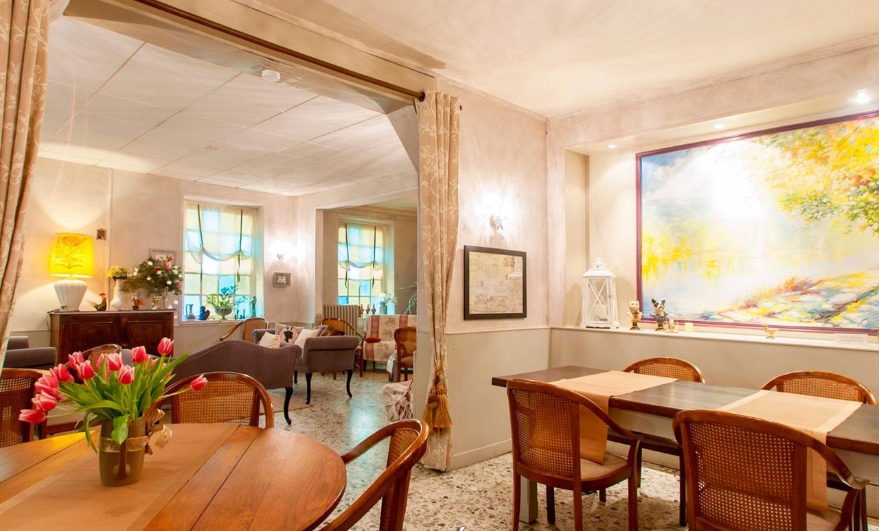 Chambres D'Hotes La Villa Alienor เลส์ อองเดอลีย์ส ภายนอก รูปภาพ