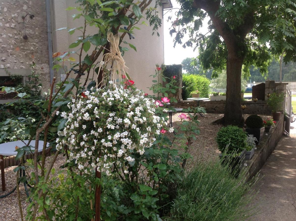 Chambres D'Hotes La Villa Alienor เลส์ อองเดอลีย์ส ภายนอก รูปภาพ